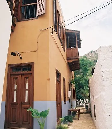 Hotel Karnayo Traditional 2*