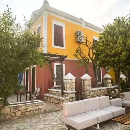 Karnayo Traditional Hotel 2*